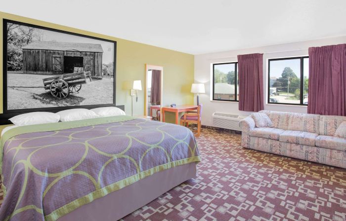 Super 8 by Wyndham Independence IA