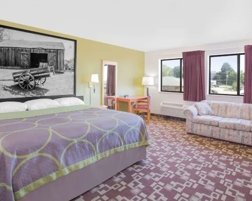Super 8 by Wyndham Independence IA Hotels in Independence