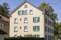 EH Apartments Saturn Hotels in der Nähe von Heidis Mode