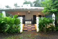 Forest Village Holiday Homes Hotel di Khanvel