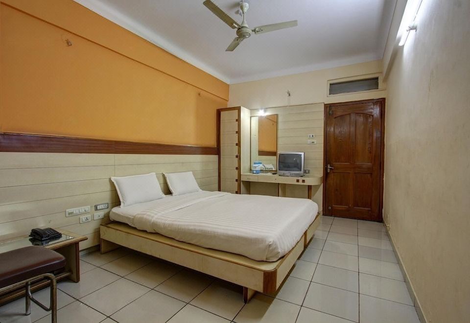 Hotel Rajsangam International - Housity