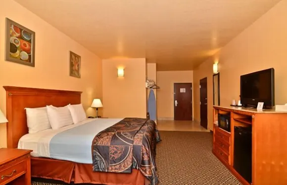 布羅肯鮑嗨威快捷酒店