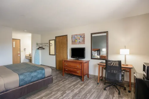 Econo Lodge Cedar Rapids South