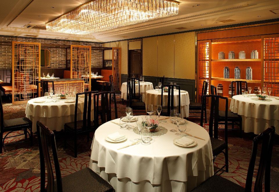 2. 호텔 뉴 오미..