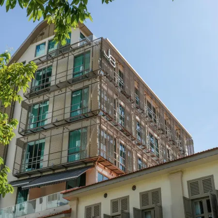 J8 Hotel Отели рядом с достопримечательностью «Центр Мустафа»