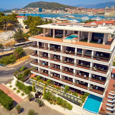 Hotel Villa Harmony Hotel berhampiran Bacvice Beach
