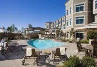West Inn & Suites - Beach