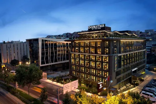 DoubleTree by Hilton Istanbul - Piyalepasa - bar