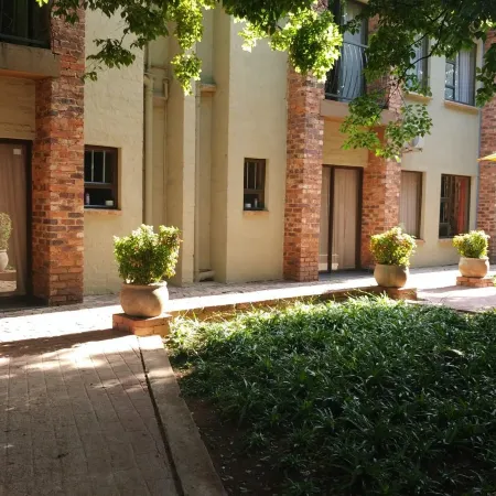 24 Onvrey Guest House