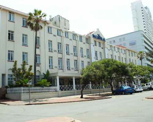 The Balmoral - Halaal Hotels near Olive Convention Center