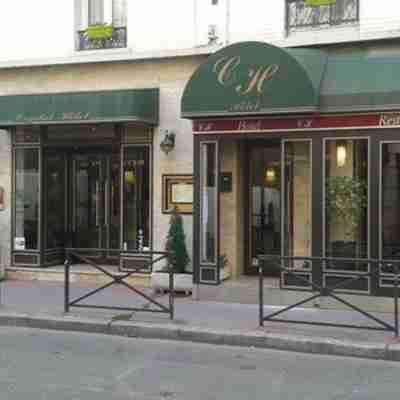 Crystal Hôtel Hotel Exterior