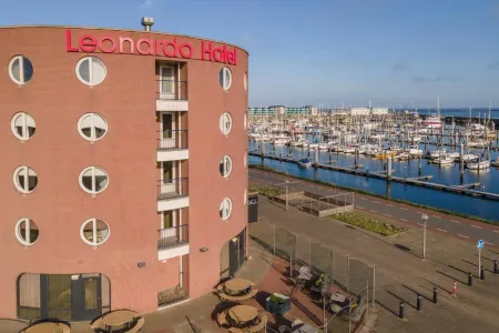 Leonardo Hotel IJmuiden Seaport Beach Отели в г. Velsen-Zuid