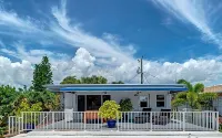 4145 by the Sea Inn & Suites - Inns