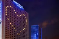 Novotel Warszawa Centrum Hotels near Antrakt Cafe