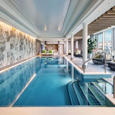 The Westin Grand Frankfurt Отели рядом с достопримечательностью «Главная Башня»