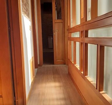 로나스 룸 내부 침실