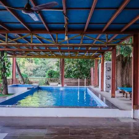 Kayaniv Resort