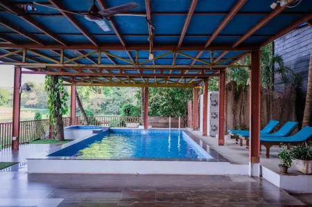 Kayaniv Ayurveda & Wellness Resort Отели в г. Мандрем