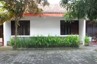 New Hotel Kayu Manis Hotel di Umbulharjo