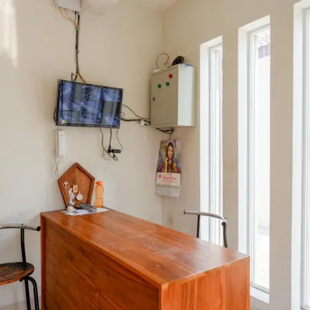 RedDoorz Plus Syariah Near Stasiun Tegal 2