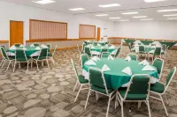 Super 8 by Wyndham Stevensville/St. Joseph