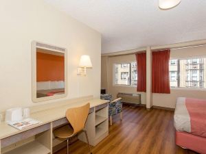 Cathedral Hill Hotel