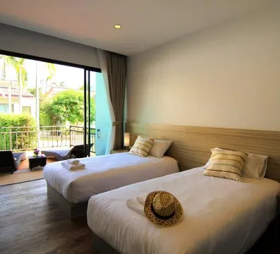 ห้องทวินซูเปอริออร์พร้อมเข้าสู่สระว่ายน้ำ ห้องไม่สูบบุหรี่