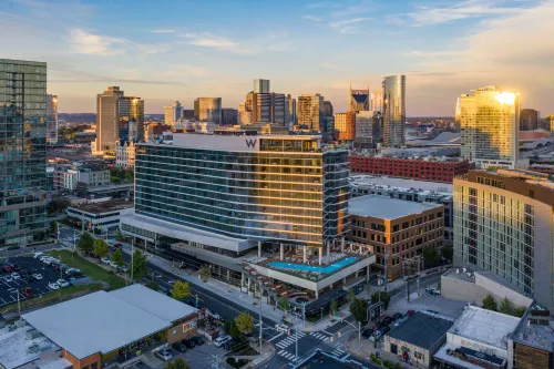 W ナッシュビル