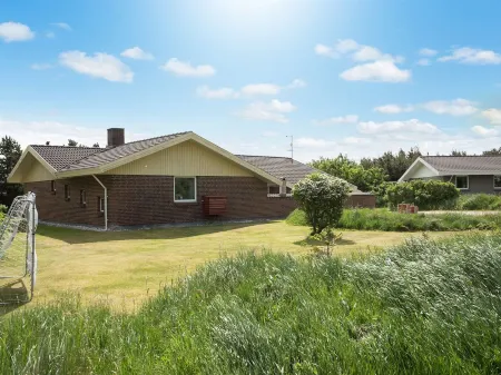 "Ameline" - 500m to the Fjord Отели в г. Ho