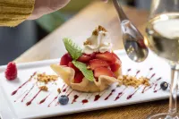 Logis Hôtel-Restaurant le Fontarabie Các khách sạn ở Vouvant