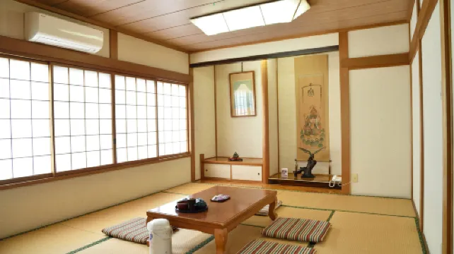 中盛館