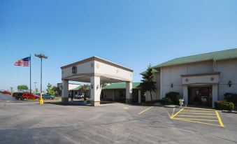 Best Western Plus Milwaukee Airport Hotel  Conference Center