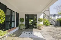 トゥワイス セントラル ゲストハウス のホテル