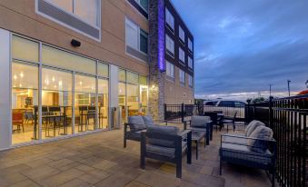 Holiday Inn Express & Suites Brighton