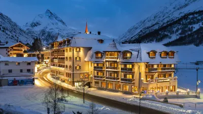 Alpenresort Fluchthorn Отели в г. 