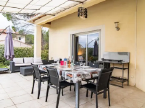 Au Romarin Hotels in Bagnols-en-Foret
