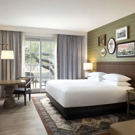 Hyatt Regency Hill Country Resort and Villas Отели рядом с достопримечательностью «Водный Мир Техаса»
