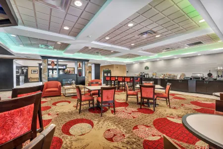 Holiday Inn Express & Suites RALEIGH WEST - LENOVO CENTER by IHG