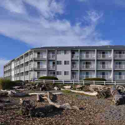 Beachfront Inn Hotel Exterior