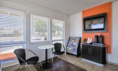 Motel 6-Fresno, CA - Blackstone South - Housity
