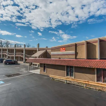Econo Lodge Hermitage South