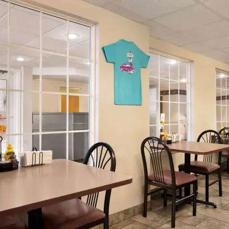 Travelodge by Wyndham Fort Scott