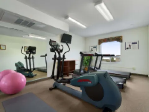 Super 8 by Wyndham Yellowknife Hotels in Yellowknife