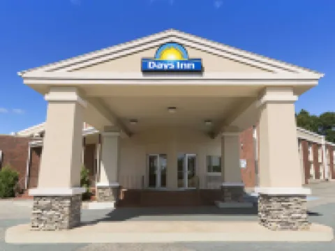Days Inn by Wyndham Bridgewater Conference Center Hotels in Lunenburg County