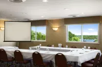 Super 8 by Wyndham Brockville - Motels