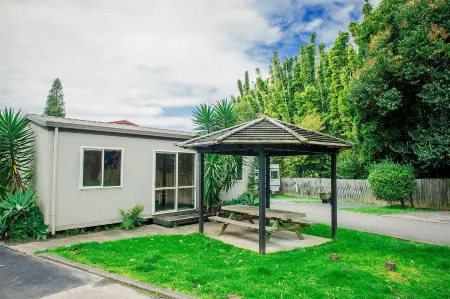 Touchwood Motor Inn Отели рядом с достопримечательностью «Кафедральный собор Холи Тринити»