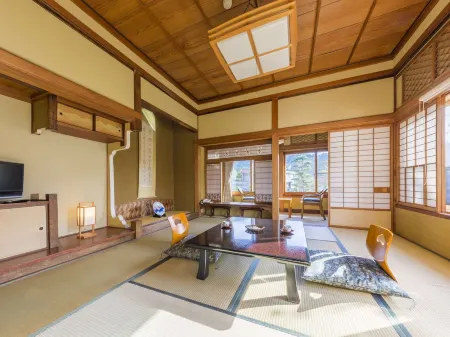 Kiriya Ryokan Отели рядом с достопримечательностью «Nozawa Onsen Karasawa Ski Center»