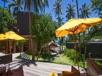 Beach Club by Haadtien