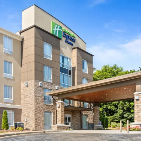 Holiday Inn Express & Suites STARKVILLE by IHG