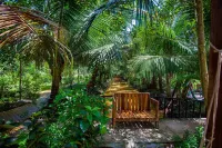 Hoang Phuc resort Các khách sạn gần Cổng Tam Quan